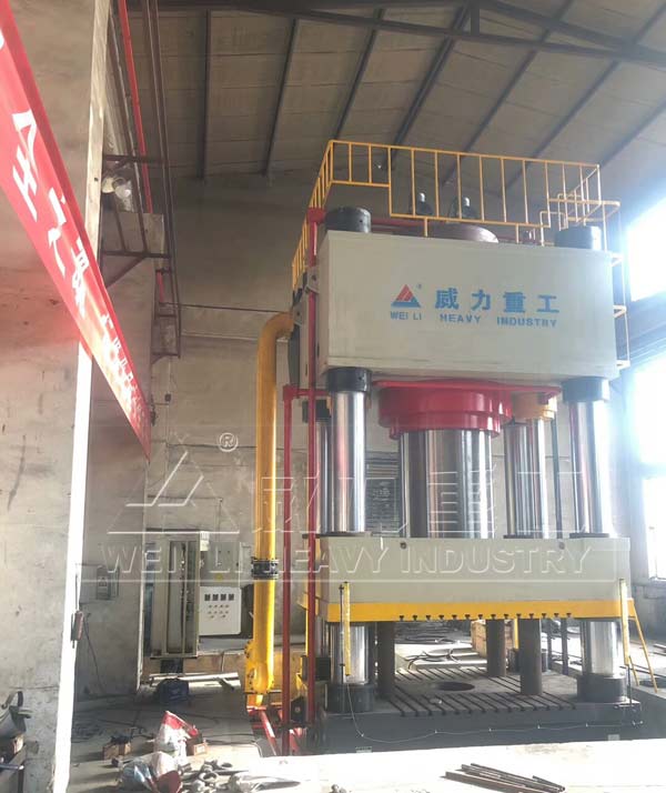 4000噸四柱液壓機(jī)安裝圖片